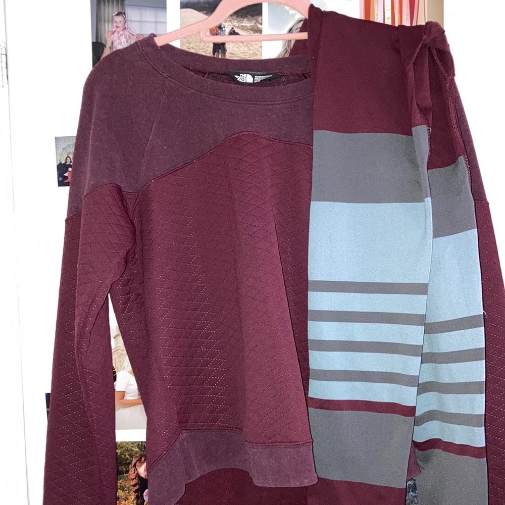 A north face pullover and leggings set